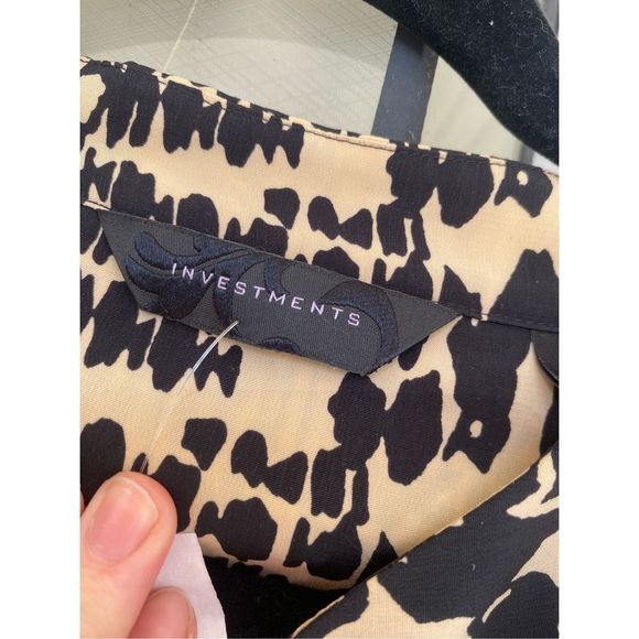 Investments Leopard Animal Print Button Down High-Low Blouse, Size Medium - Picture 3 of 9